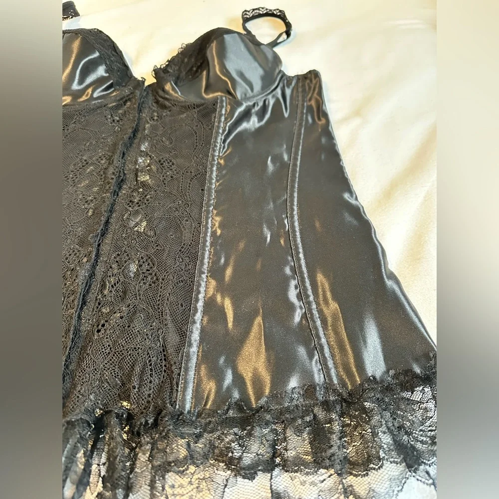 Escante woman’s black corset, size 1X - Picture 11 of 16